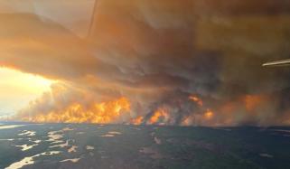 Wildfires smoke spreads across Midwest and East: Health alerts issued