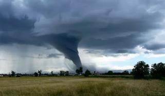NYC tornado watch issues warning of heavy downpour, wind gusts up, Yankees cancels game