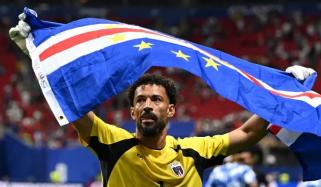 Colo Colo confirms Vozinha deal, hails goalkeeper's marketing value 