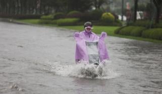 Typhoon Noul nears southern China, prompting high alerts, rail and air services halted