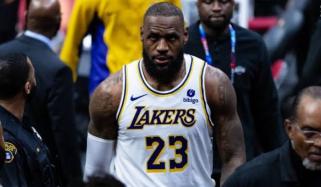 LeBron James signs deal with Philadelphia 76ers for final NBA chapter