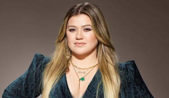 Kelly Clarkson gives rare insight into her love life after Brandon Blackstock’s death