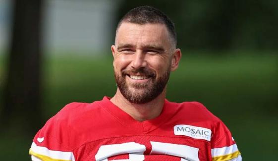 Travis Kelce meets fans at Chiefs camp for first time since Taylor Swift wedding