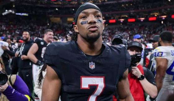Bijan Robinson signs record $75 million extension to become NFL’s highest-paid running back