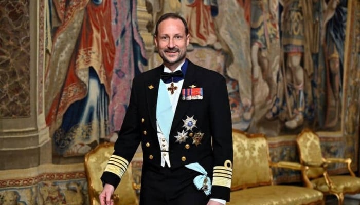 King Haakon takes over Norwegian throne as Royal Family reveals new portrait