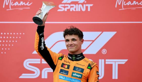 Lando Norris extends McLaren contract for four years, secures surprising gift 