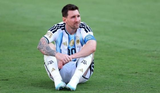 Lionel Messi retires from international football with Argentina