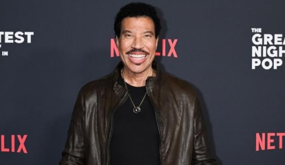 Lionel Richie takes himself to hospital after St. Louis concert: What happened?