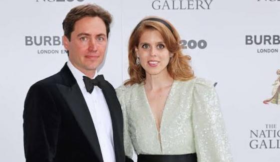 Princess Beatrice's husband Edoardo Mapelli Mozzi makes his way home as family life takes big turn