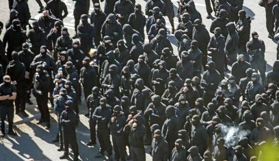 Masked protesters blockade Dover Port access roads causing travel chaos