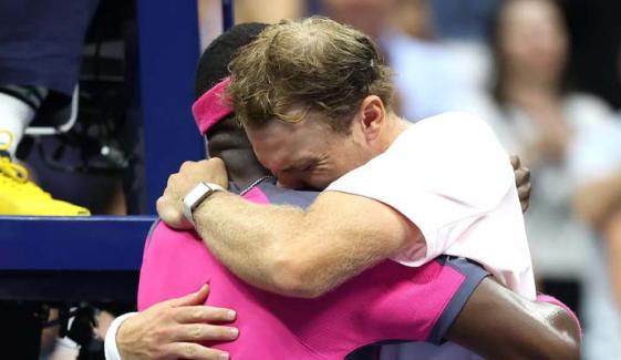Frances Tiafoe shows sportsmanship, comforts crying Michelsen after US Open win