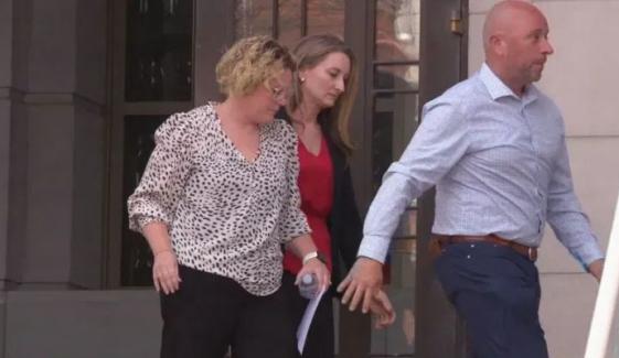 Former bank manager pleads guilty to $335,000 fraud scheme using forged withdrawal slips