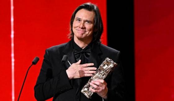 Jim Carrey returns to spotlight with hilarious move months after clone controversy 