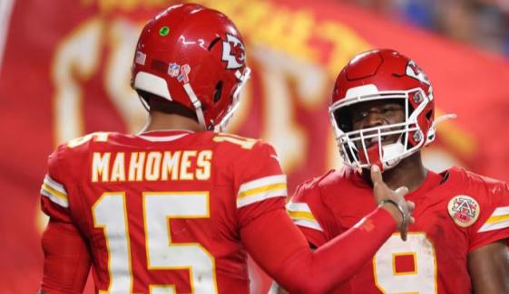 Kenneth Walker III’s career-high 173 yards power Chiefs to 31-10 win over Broncos in Mahomes’ return