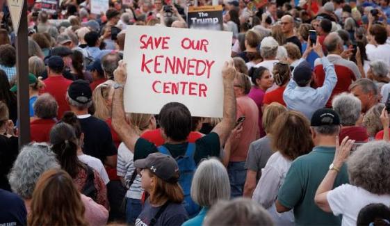 Protesters form human chain at Kennedy Center over demolition concerns