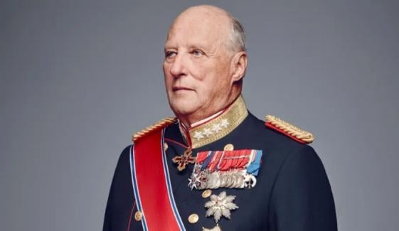 King Harald’s final resting place seen for first time after his death at 89