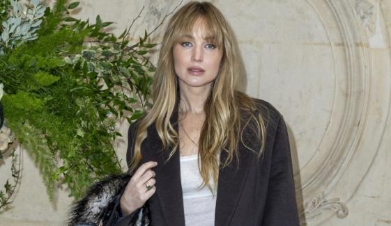 Jennifer Lawrence flaunts Dior nightie, fresh hairdo at Paris Fashion Show: Here's how to achieve her perfect fringe