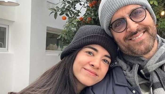 Hrithik Roshan, Saba Azad mark 5th anniversary with sweet snaps: A look at their romance Hrithik Roshan, Saba Azad mark 5th anniversary with sweet snaps: A look at their romance