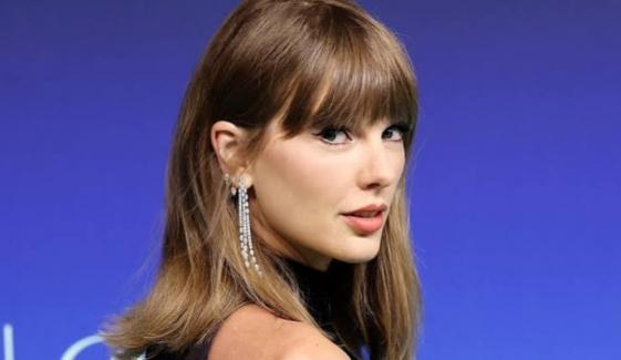 Taylor Swift just debuted even shorter hair—and her curls are doing all the talking