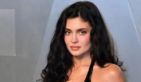 Want Kylie Jenner’s glossy hair? Here’s a look at her hair care routine
