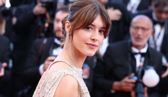 Daisy Edgar-Jones stuns in romantic dress at 'Sense and Sensibility' premiere: See her press tour looks