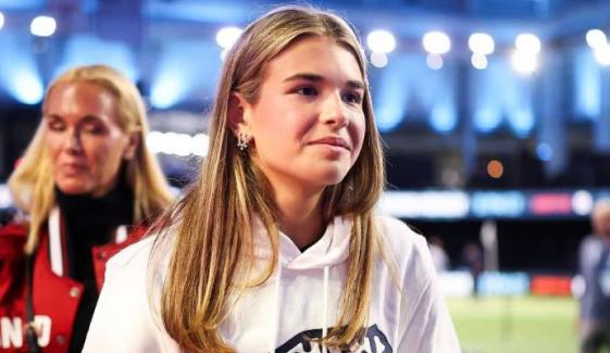 Kai Trump reveals casual campus style at first college football game