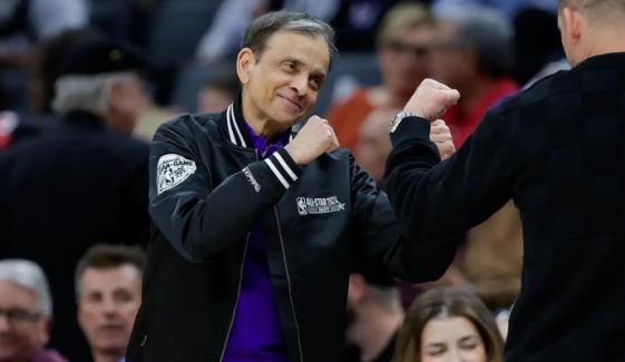 Sacramento Kings owner’s motivational speech turns into awkward roast of staff and players