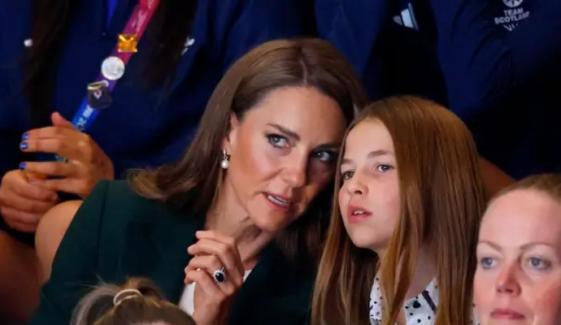 Princess Charlotte looks ‘amazed’ on tube with Princess Kate: Her reaction is worth a watch