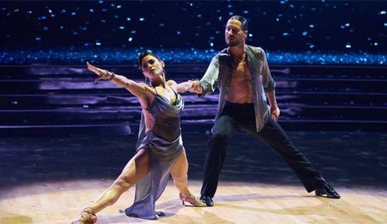 'Dancing with the Stars' tonight: 11 couples face Super Bowl night