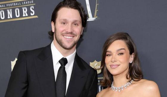 Josh Allen sweet moment with wife Hailee Steinfeld goes viral: ‘Taylor Swift who?’