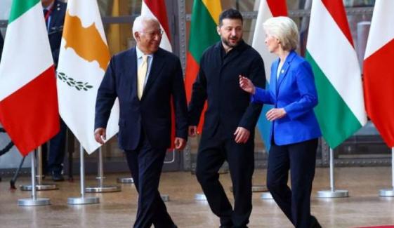 Zelenskyy takes veiled swipe at Trump, hails 'real leaders' in Europe at summit