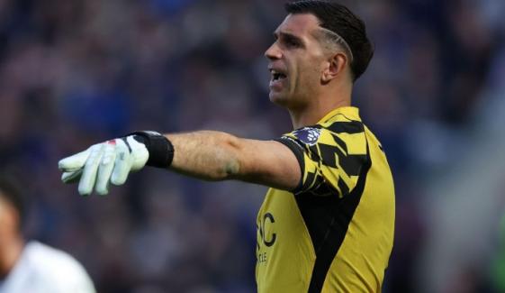Chelsea's Emiliano Martinez breaks silence after surgery, reveals return timeline