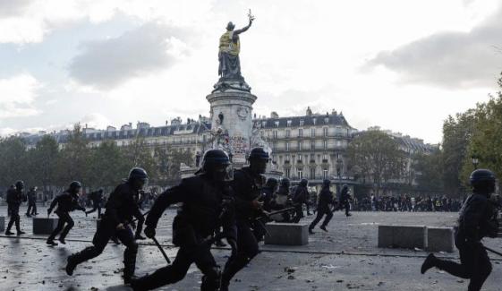 French protests: Over 1800 arrested amid looting, fires in Paris 