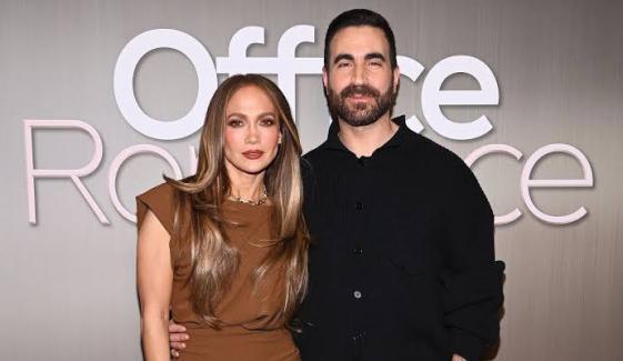 Jennifer Lopez, Brett Goldstein turn on-screen romance into real-life relationship