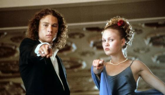 Julia Roberts reunites with '10 Things I Hate About You' cast for emotional Heath Ledger tribute