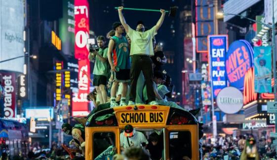 NBA opening night chaos: Sixers crash Knicks ring party as Thunder battle Spurs