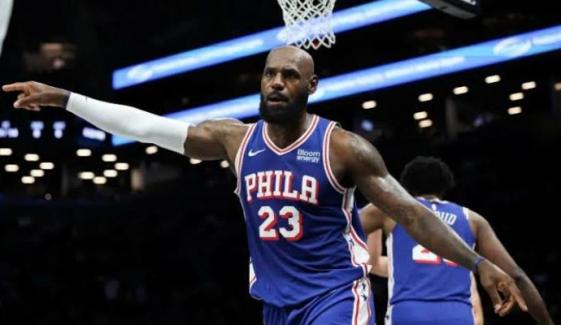 King James reigns in Philly: LeBron stars in 76ers’ thrilling upset over champions