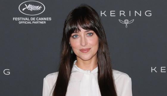 Dakota Johnson flaunts her radiant bare skin in chic post-gym appearance: See