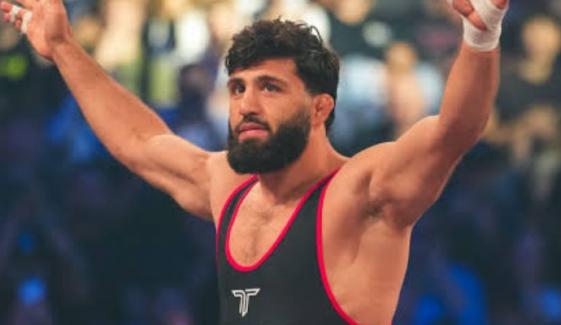 Arman Tsarukyan steps on Dillon Danis after brutal shutout victory at RAF 14