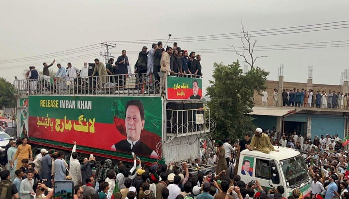 تحریک انصاف کے لانگ مارچ اور سیاسی منظرنامے کی تازہ صورتحال