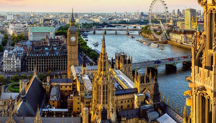 پاکستان اور برطانیہ کی سیاست میں فرق