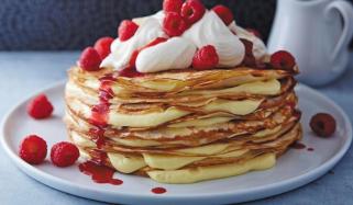 تازہ تازہ پین کیک بنائیں اور خود کھائیں