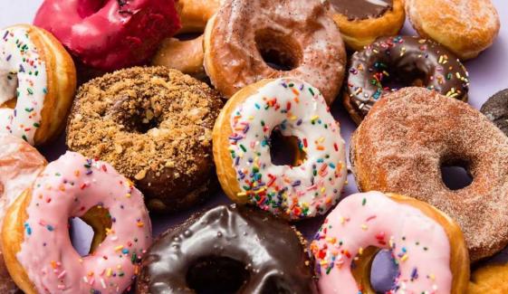 میٹھا کھانا ہے یا نمکین، دونوں ذائقے ڈونٹس میں