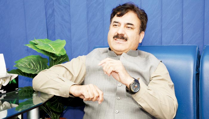 ’پہلا الیکشن لڑا تو والد نے ووٹ نہیں دیا‘، شوکت یوسف زئی
