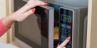 Using Microwave Oven