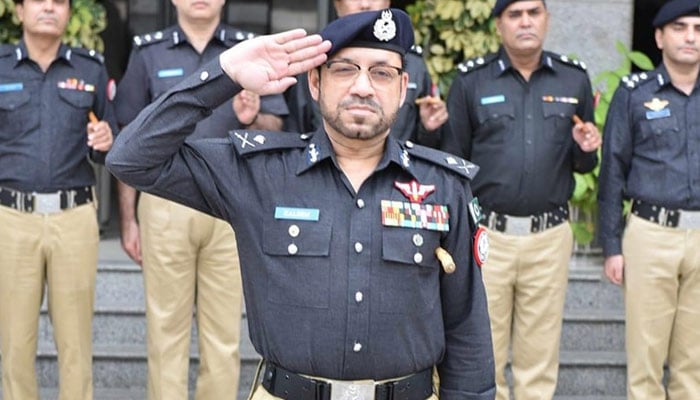 سندھ بدامنی کی لپیٹ میں سیاسی دباؤ پولیس کی کارکردگی کی راہ میں رکاوٹ ہے