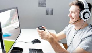 Social Media Vs Video Games