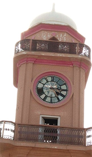 ’لٹریسی ٹاور‘ سکھر کے پانچ گھنٹہ گھروں میں سے ایک ہے