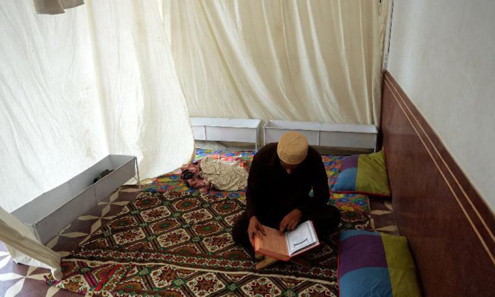 معتکف کا مسجد کی بجلی استعمال کرنا