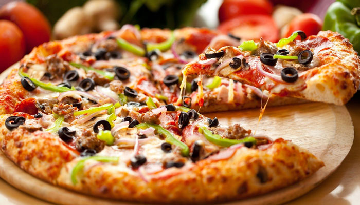 آج گھر پر کریں ’’پیزا پارٹی‘‘